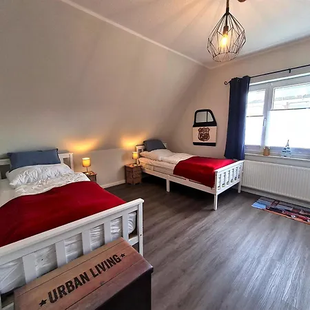 Urlaub Im Ostseebad - Haus Neuborn - Strandnah Und Ruhig Gelegen Whg Og Апартаменты *