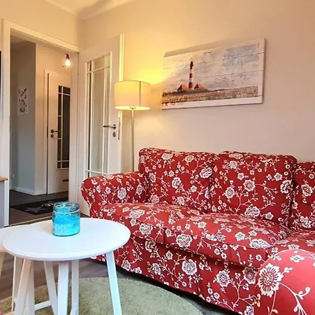 Urlaub Im Ostseebad - Haus Neuborn - Strandnah Und Ruhig Gelegen Whg Og Groemitz